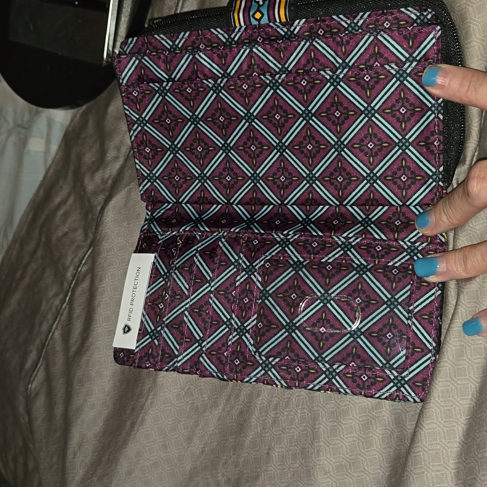 Vera Bradley Vines Floral wallet or wristlet RFID protection NWT - Picture 3 of 5